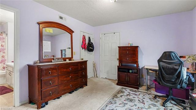 7121 W Friendly Avenue A, Greensboro, NC 27410