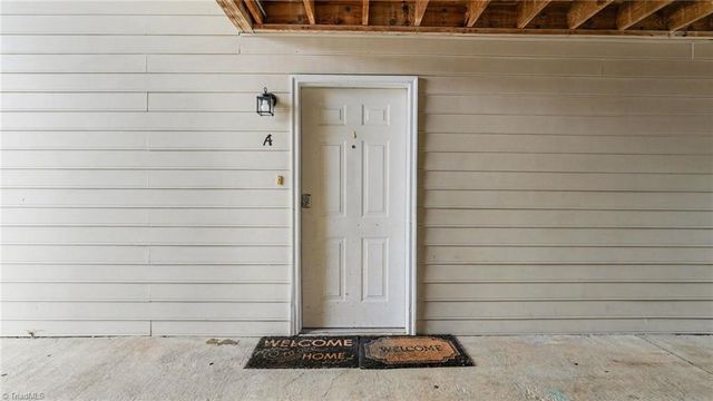 7121 W Friendly Avenue A, Greensboro, NC 27410