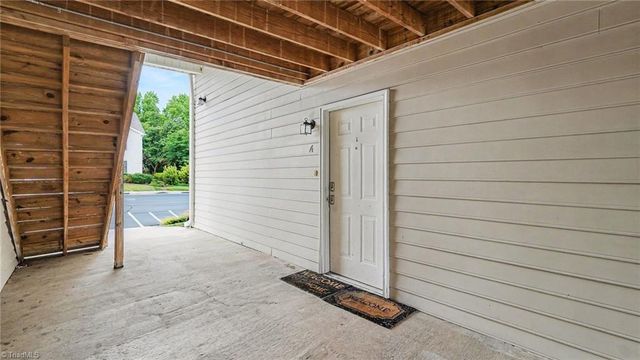 7121 W Friendly Avenue A, Greensboro, NC 27410
