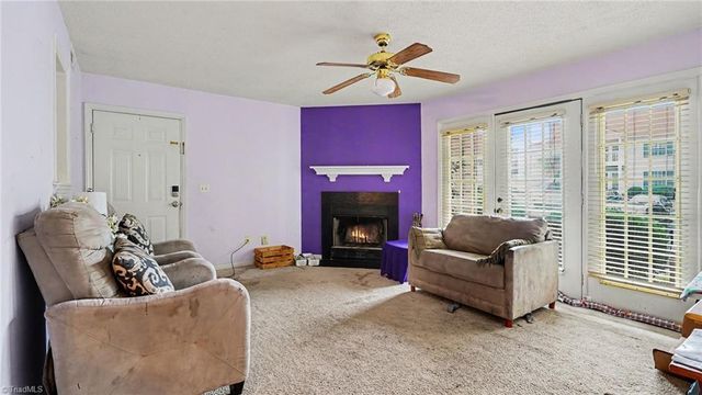 7121 W Friendly Avenue A, Greensboro, NC 27410