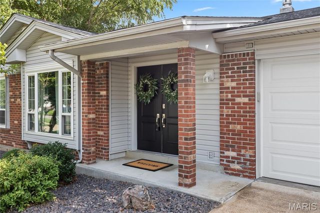 4974 Brookton Way, St Louis, MO 63128