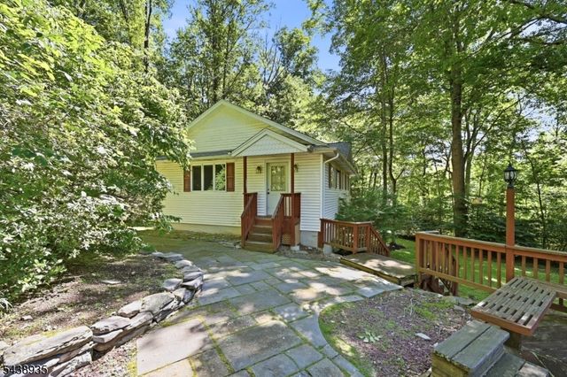 50 Ponderosa Pl, West Milford Twp., NJ 07421