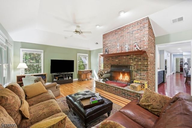 50 Ponderosa Pl, West Milford Twp., NJ 07421
