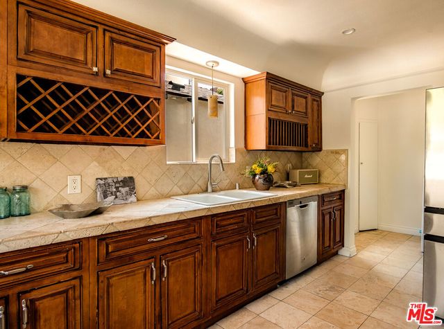 1865 Talmadge Street, Los Angeles, CA 90027