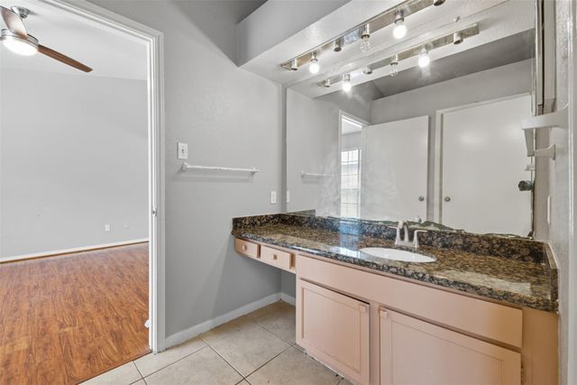 8055 Cambridge Street 20, Houston, TX 77054