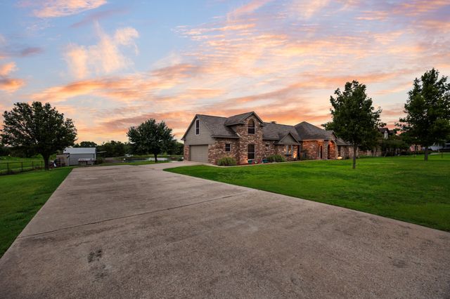10052 Helms Trail, Forney, TX 75126
