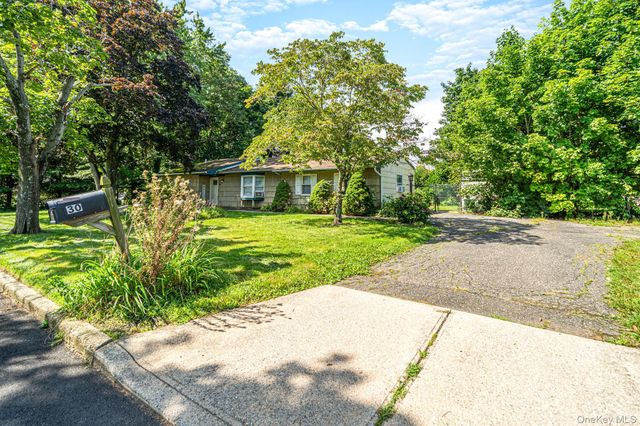 30 Ashland Street, Mount Sinai, NY 11766