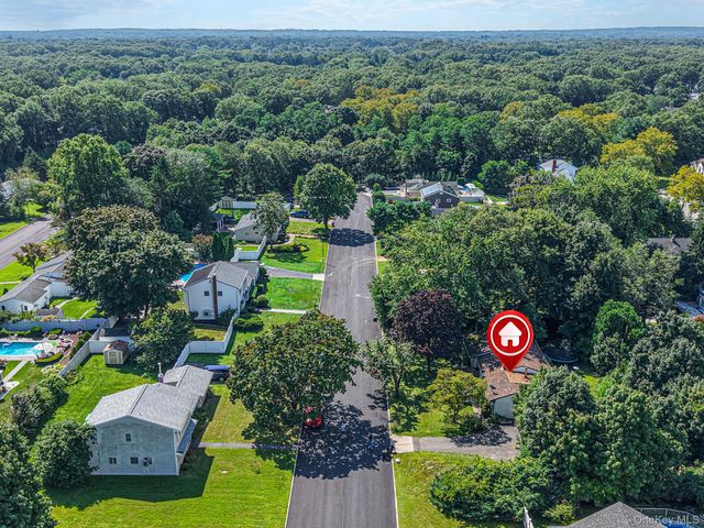 30 Ashland Street, Mount Sinai, NY 11766