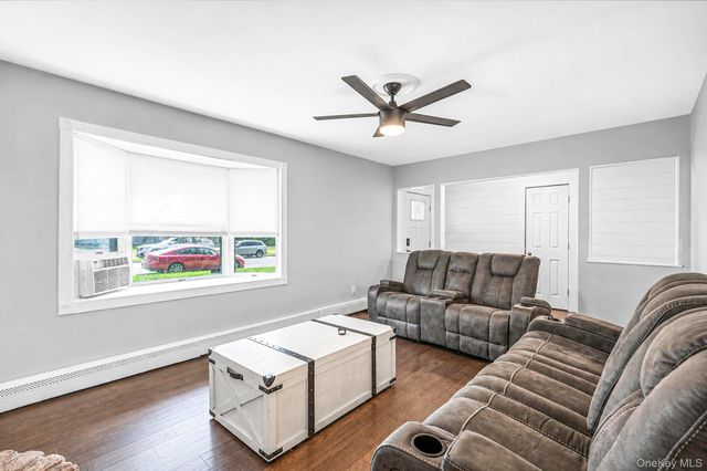 30 Ashland Street, Mount Sinai, NY 11766