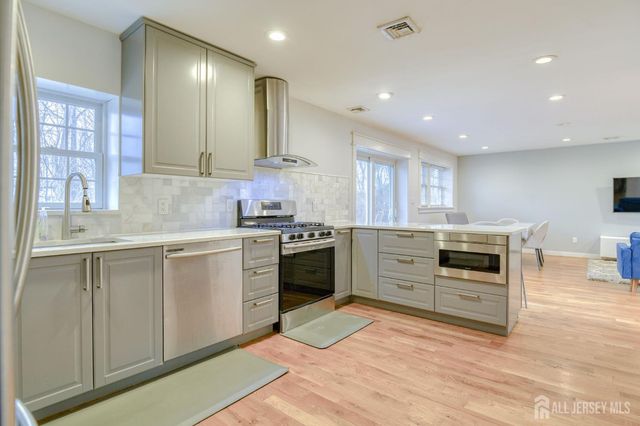 30 Clara Drive, Piscataway, NJ 08854