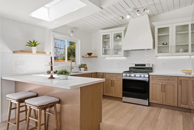 2053 Harding Avenue, San Mateo, CA 94403