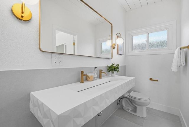 2053 Harding Avenue, San Mateo, CA 94403