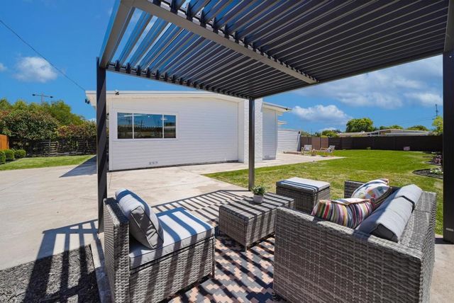 2053 Harding Avenue, San Mateo, CA 94403