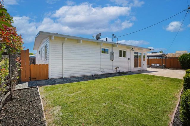2053 Harding Avenue, San Mateo, CA 94403