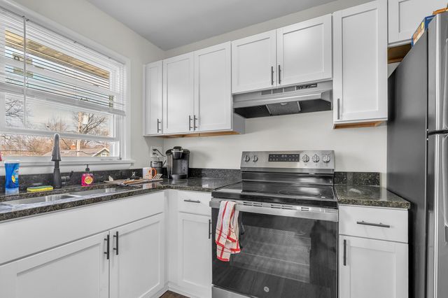 182 W North Street, Crown Point, IN 46307