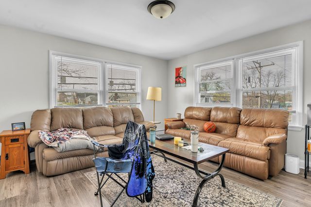 182 W North Street, Crown Point, IN 46307