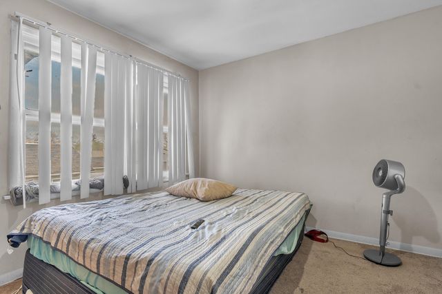 182 W North Street, Crown Point, IN 46307