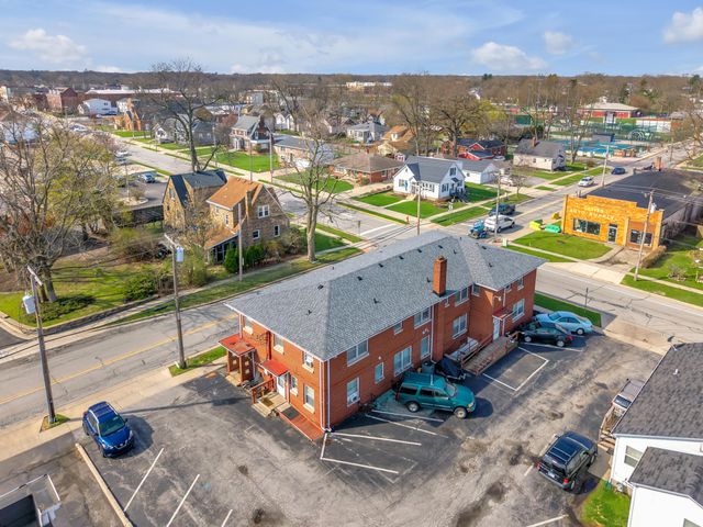 182 W North Street, Crown Point, IN 46307