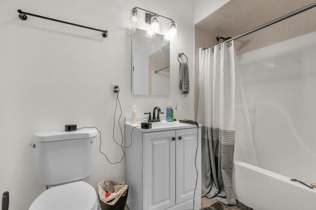 182 W North Street, Crown Point, IN 46307