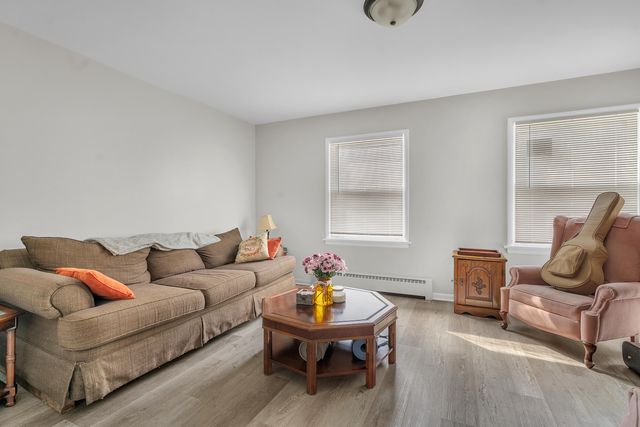 182 W North Street, Crown Point, IN 46307