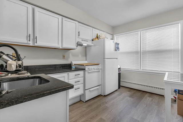 182 W North Street, Crown Point, IN 46307