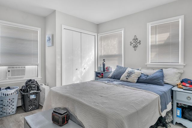 182 W North Street, Crown Point, IN 46307
