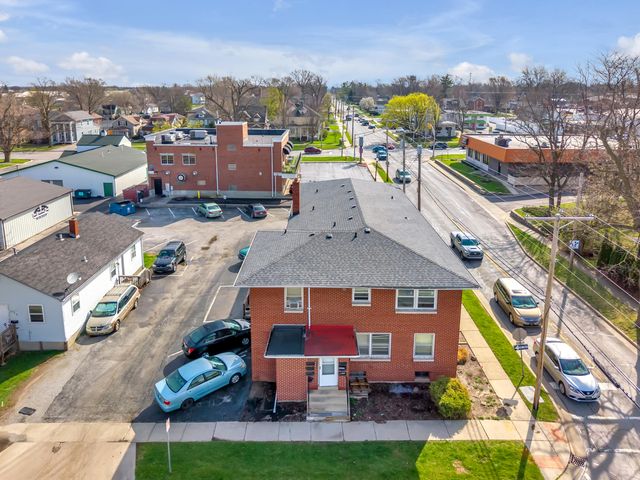 182 W North Street, Crown Point, IN 46307
