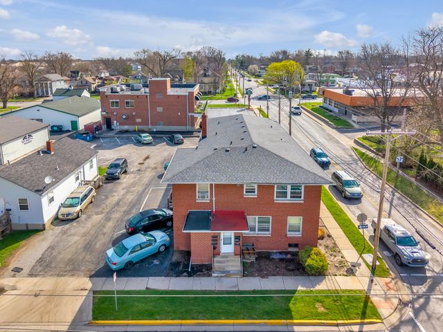 182 W North Street, Crown Point, IN 46307