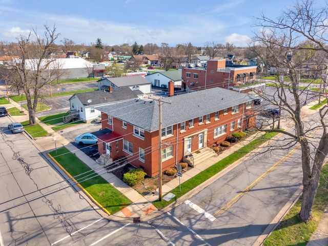 182 W North Street, Crown Point, IN 46307