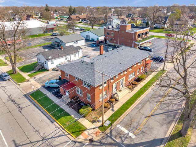 182 W North Street, Crown Point, IN 46307