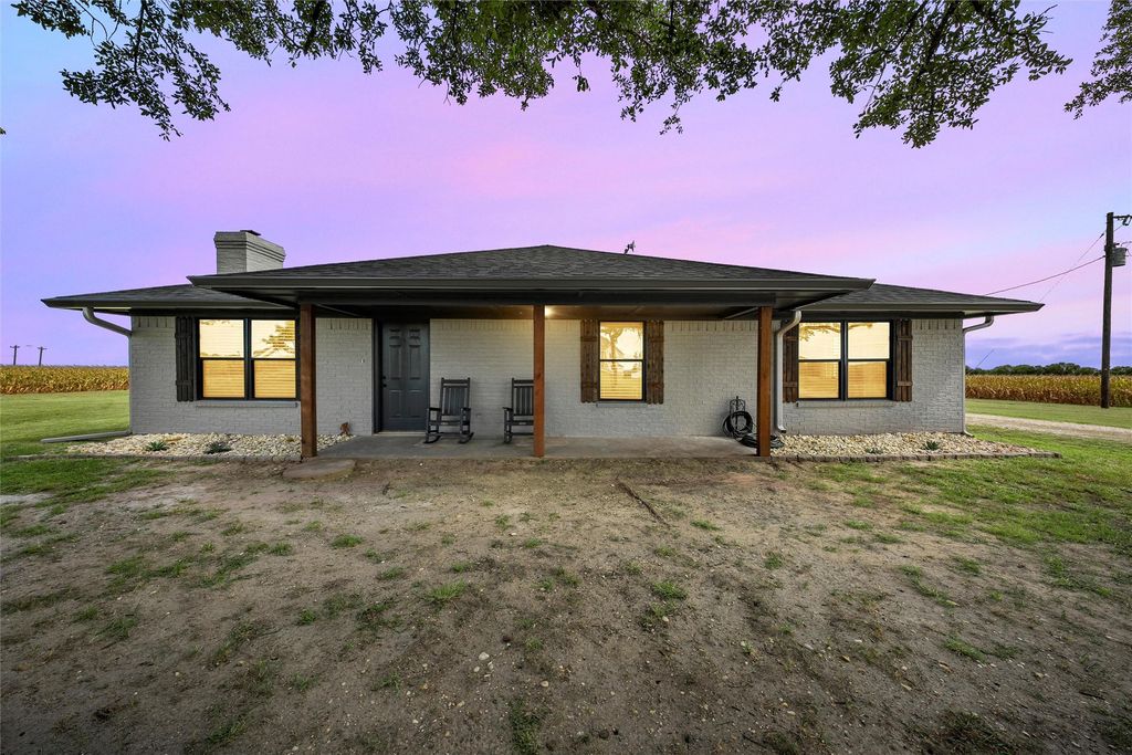 2402 Trlica Road, West, TX 76691