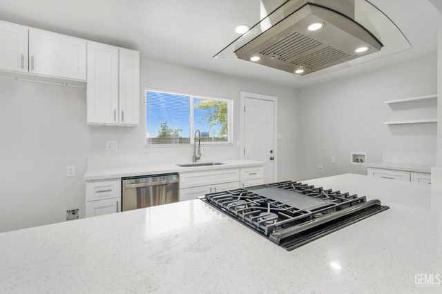 6617 Dorva Avenue, Bakersfield, CA 93306