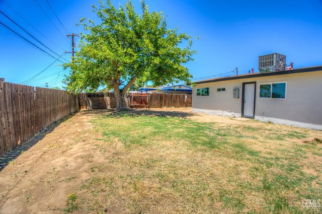 6617 Dorva Avenue, Bakersfield, CA 93306