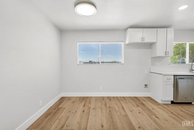 6617 Dorva Avenue, Bakersfield, CA 93306