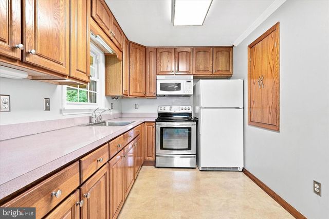 1113 S DUPONT HWY, New Castle, DE 19720