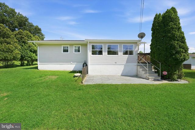 1113 S DUPONT HWY, New Castle, DE 19720