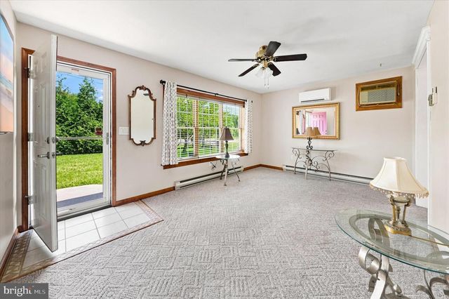 1113 S DUPONT HWY, New Castle, DE 19720