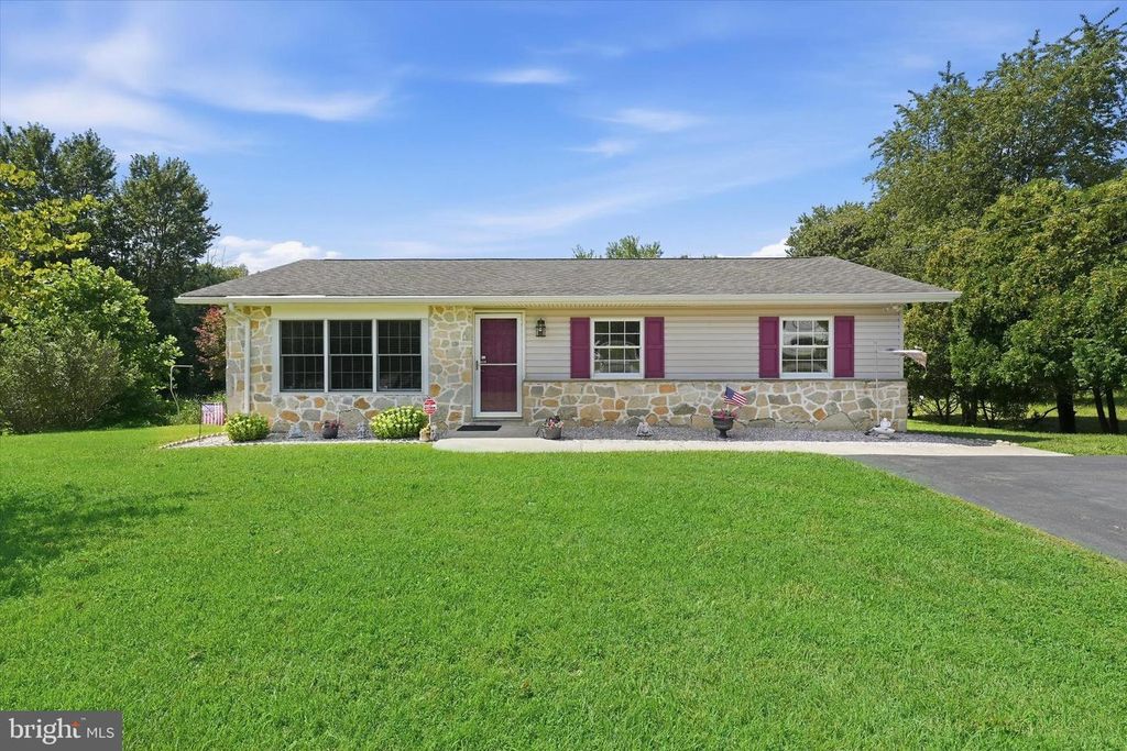 1113 S DUPONT HWY, New Castle, DE 19720
