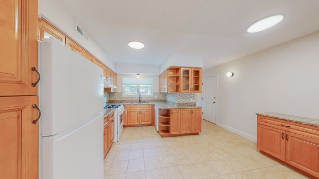 4750 N ELSTON Avenue 201D, Chicago, IL 60630