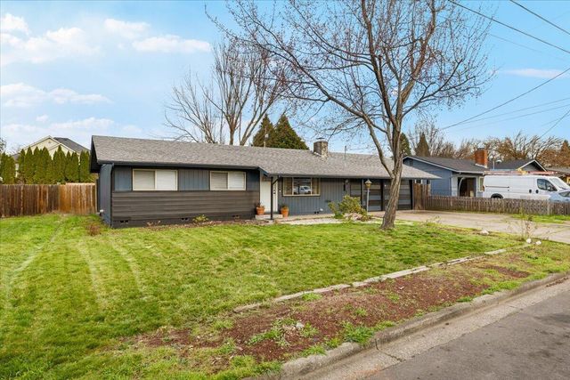 209 Corcoran Lane, Central Point, OR 97502