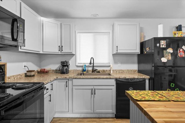 209 Corcoran Lane, Central Point, OR 97502