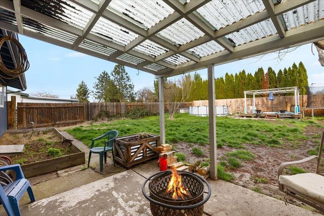 209 Corcoran Lane, Central Point, OR 97502