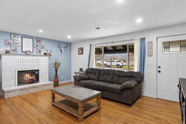 209 Corcoran Lane, Central Point, OR 97502