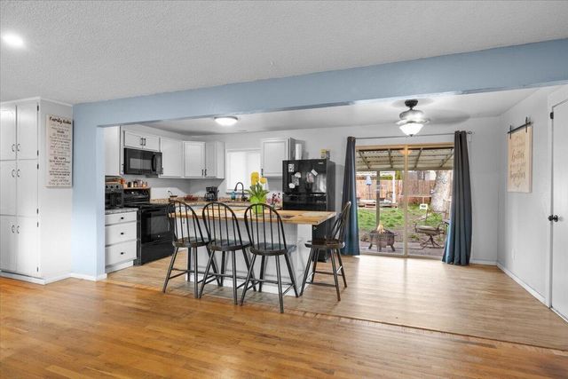 209 Corcoran Lane, Central Point, OR 97502