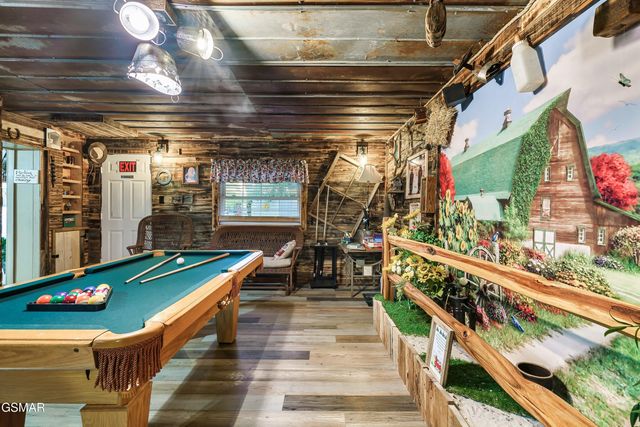 506 & 504 Pine Mountain Road, Pigeon Forge, TN 37863