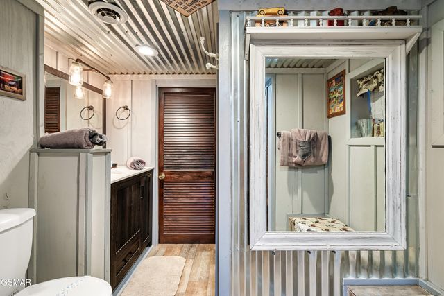 506 & 504 Pine Mountain Road, Pigeon Forge, TN 37863