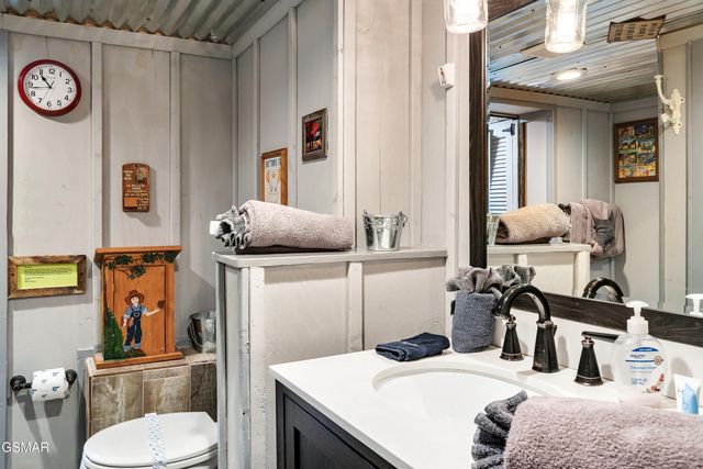 506 & 504 Pine Mountain Road, Pigeon Forge, TN 37863