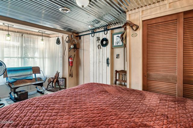 506 & 504 Pine Mountain Road, Pigeon Forge, TN 37863