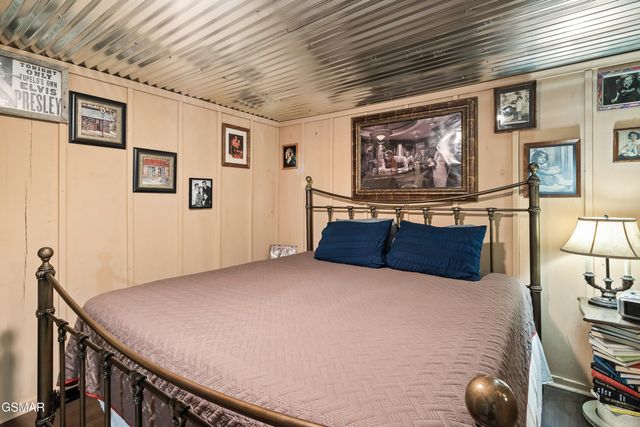 506 & 504 Pine Mountain Road, Pigeon Forge, TN 37863