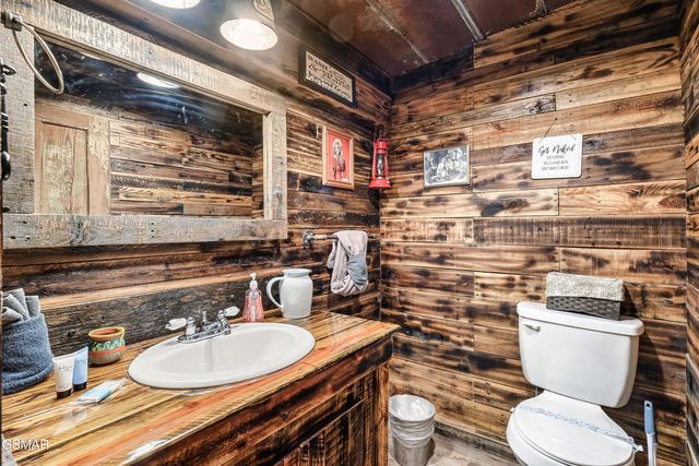 506 & 504 Pine Mountain Road, Pigeon Forge, TN 37863